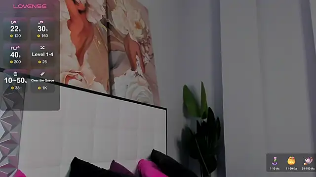 CloveDia online show from October 27, 8:43 am