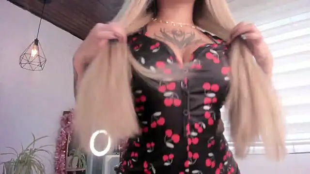 Mia zafir online show from April 27, 8:28 pm