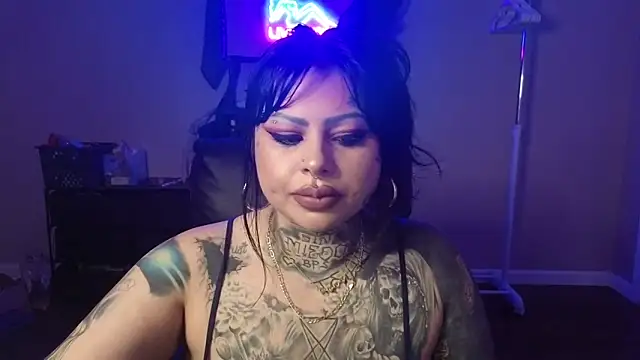 chicanachic13 online show from May 10, 4:58 am