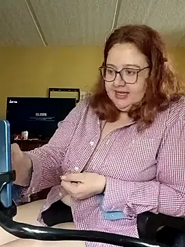 XEmoxkittyx online show from May 12, 12:08 am