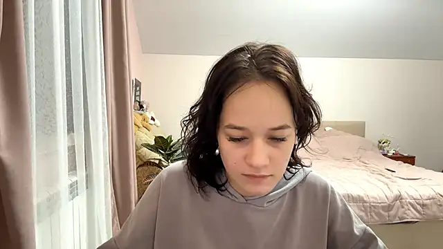 KellySayli online show from September 29, 6:13 pm