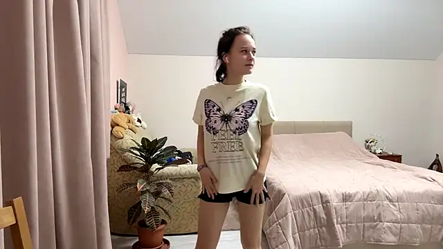 KellySayli online show from September 26, 7:22 pm