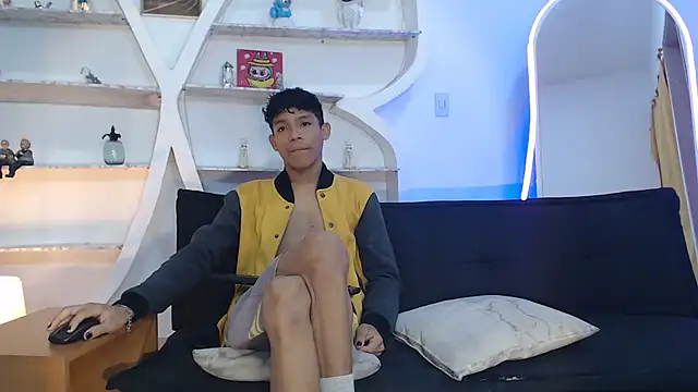 BEAUTY BOYS1 online show from October 10, 7:02 am