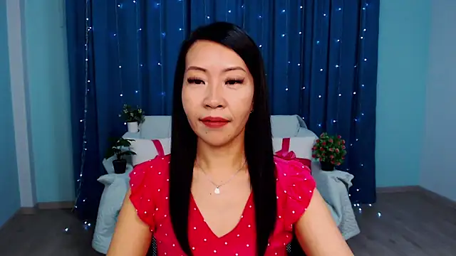 LiaPak online show from October 6, 1:00 am