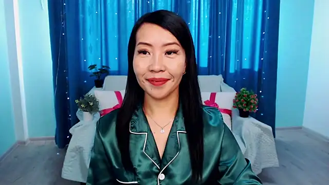 LiaPak online show from October 30, 1:30 am