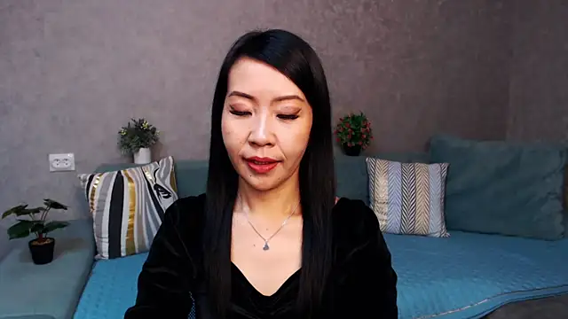 LiaPak online show from November 19, 1:27 am