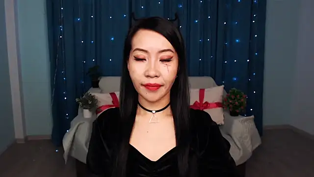 LiaPak online show from October 31, 1:40 am