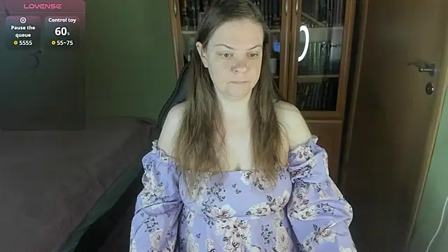 MiaLores online show from May 27, 9:06 am