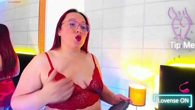Snapshot of fieryluciana chatting on October 5, 4:50 am fieryluciana online show from October 5, 4:50 am
