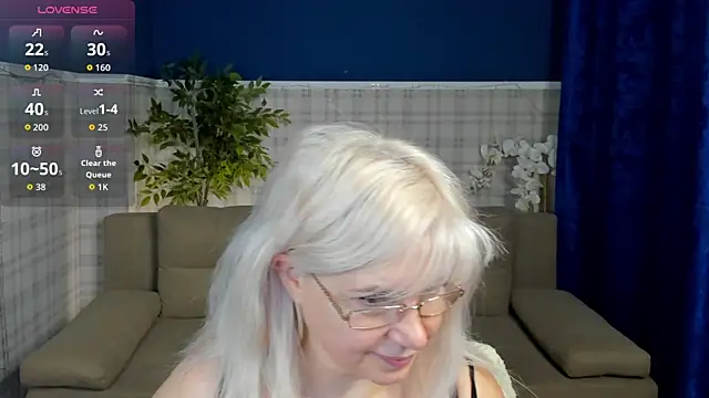 Hella Fabel online show from May 27, 1:05 am