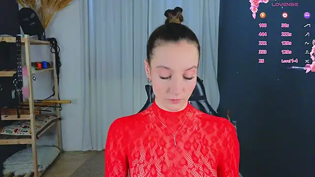 laracroftmansion online show from May 5, 3:37 pm