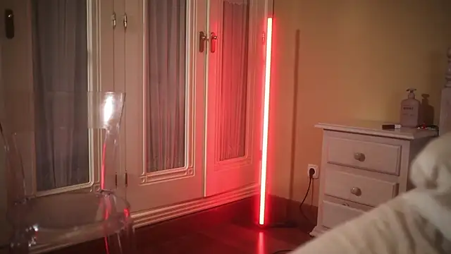 suzysuza online show from December 3, 12:40 pm