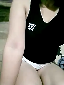 Surrilove online show from December 5, 4:30 pm