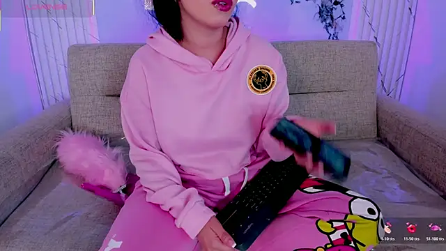 chloegils  online show from October 17, 3:26 pm