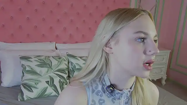 Sky Cutie online show from May 16, 4:59 am