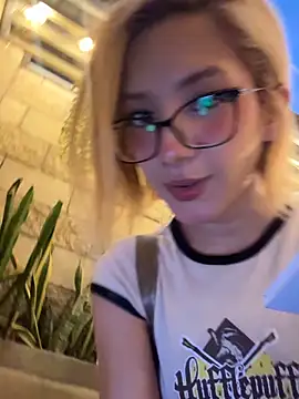 SweetBunnyGF online show from June 11, 11:23 pm