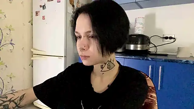 CandaceBlaze online show from November 8, 8:47 pm