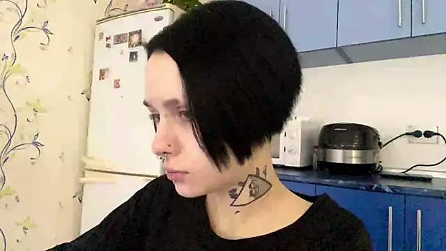 CandaceBlaze online show from October 23, 9:10 pm