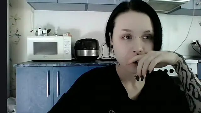 CandaceBlaze online show from November 16, 8:53 pm