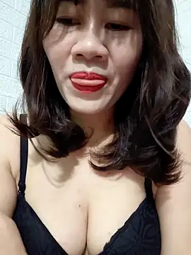 Singlemom69x online show from May 23, 1:15 am