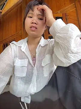 Ngoc-bbi online show from May 5, 7:44 am