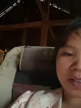 Ngoc-bbi online show from May 6, 9:46 am