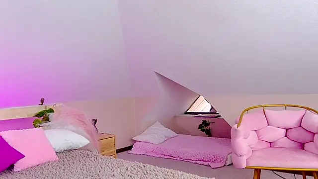 Liann Stark online show from October 28, 7:03 am