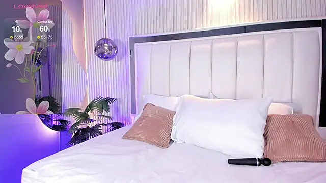 MariathLittle online show from October 18, 5:59 pm