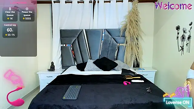 MiniLove 01 online show from November 12, 12:25 pm