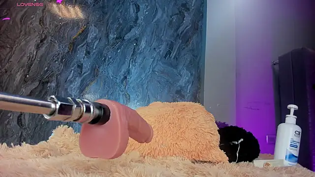 little and dangerous online show from December 19, 8:50 am