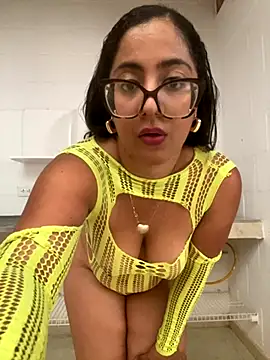 Snapshot of Jessyivonne chatting on October 16, 9:50 pm Jessyivonne online show from October 16, 9:50 pm