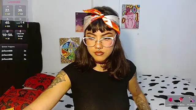 Divinejewel444 online show from October 27, 7:48 am