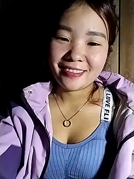 lylylove online show from January 17, 10:01 am