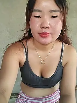 lylylove online show from May 16, 5:21 am