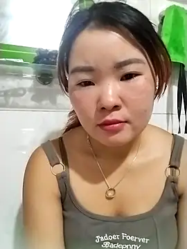 lylylove online show from May 26, 11:09 am