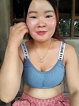 lylylove online show from May 24, 4:11 am