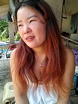 lylylove online show from May 17, 11:20 am