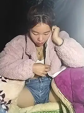 lylylove online show from December 16, 1:33 am