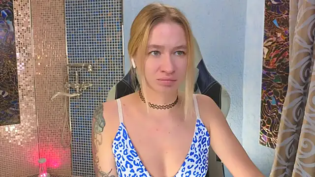 Snapshot of LeilaUv chatting on September 21, 5:55 pm LeilaUv online show from September 21, 5:55 pm