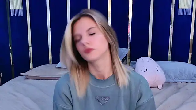 KiaraRolls online show from November 18, 5:03 pm