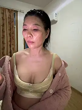 xiiuuff18 online show from February 23, 10:15 am