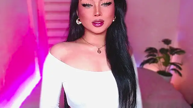 MissRumi Hunter online show from May 26, 11:15 pm