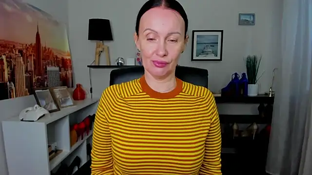 Velvet Jasmine online show from April 9, 6:30 am