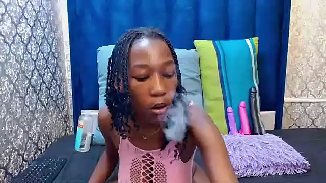 DarkQueen25x online show from June 26, 8:32 pm
