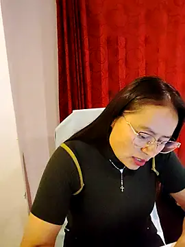 Daliz Leon online show from November 11, 11:35 pm