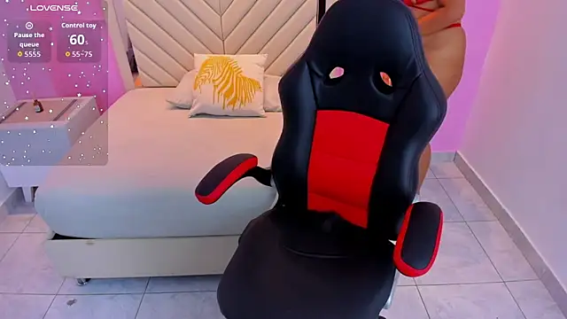 SHENOA HUNTER online show from October 27, 2:51 am