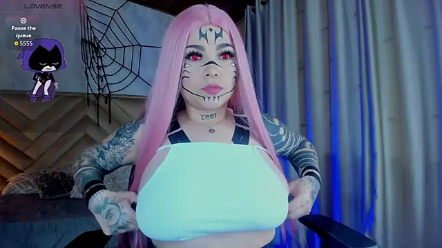  raven black online show from October 31, 1:37 pm