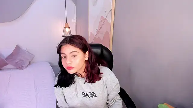 Julieth brown  online show from December 1, 7:49 pm