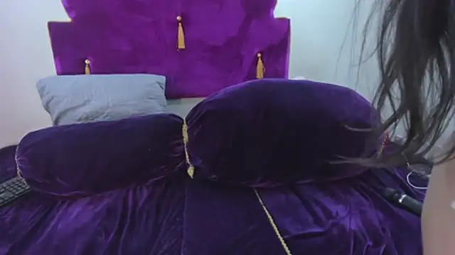 Laurentyler   online show from May 16, 10:36 am