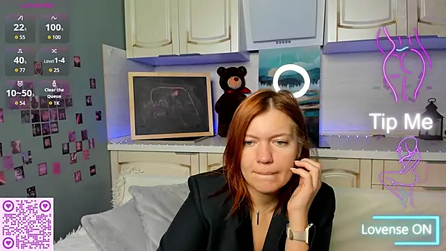 Snapshot of BattyBaker chatting on October 3, 1:11 am BattyBaker online show from October 3, 1:11 am